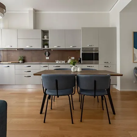 Διαμέρισμα Housmart Massarenti 61 *