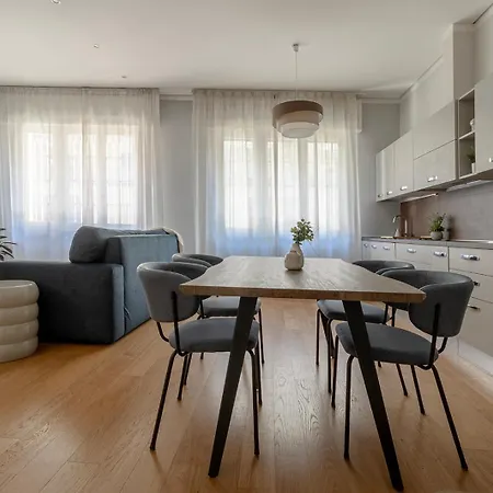 Apartament Housmart Massarenti 61 *