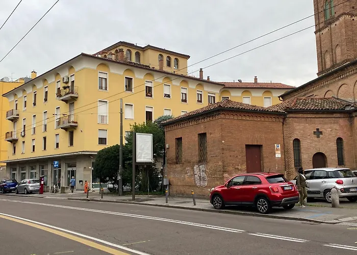 Housmart Massarenti 61 * Bologna