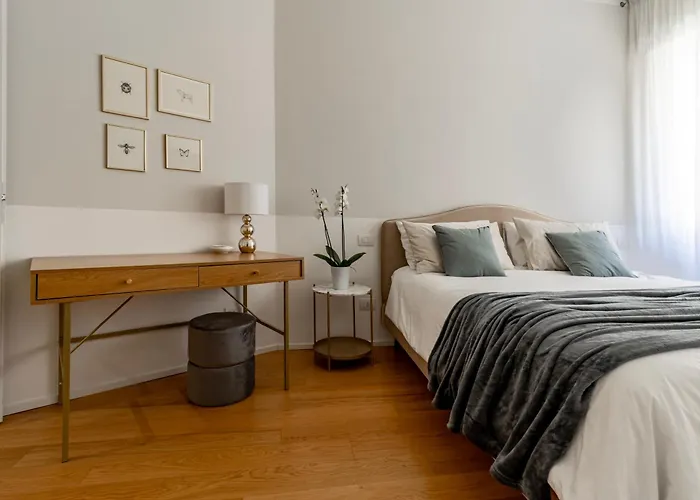 Lägenhet Housmart Massarenti 61