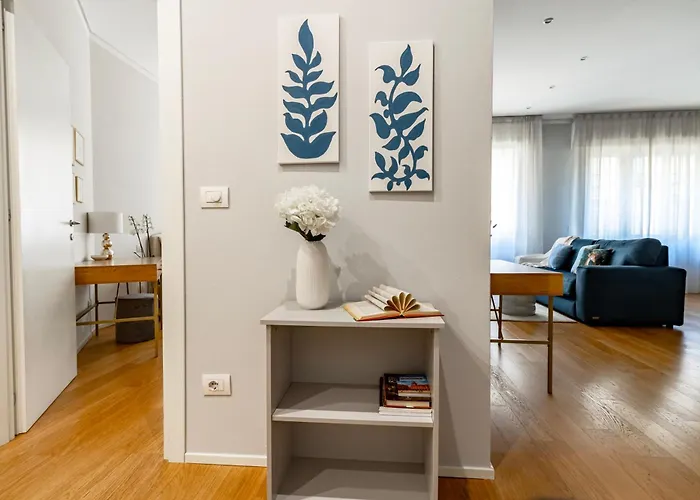 Lägenhet Housmart Massarenti 61