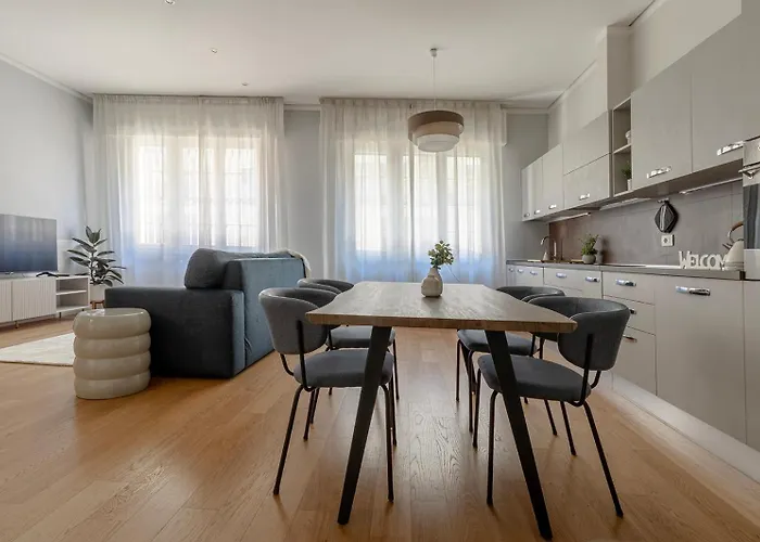 Lägenhet Housmart Massarenti 61 *