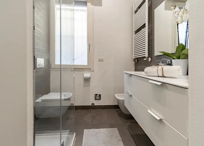 Housmart Massarenti 61 * Bologna